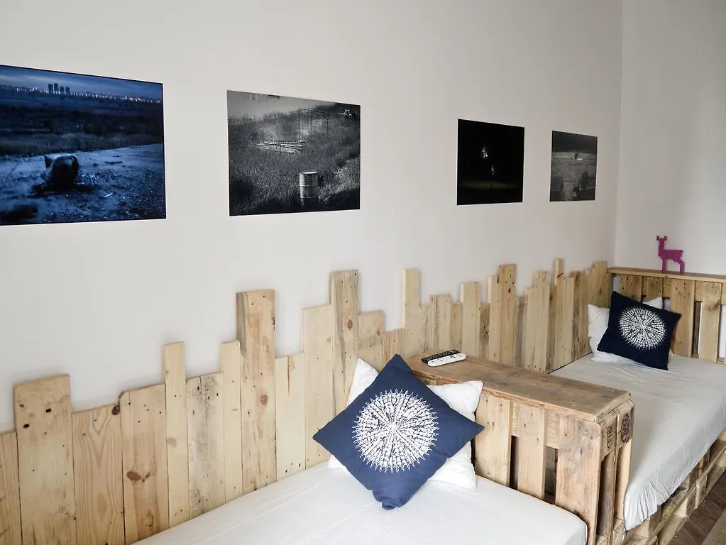 Victoria Poshtel Bucharest Albergue Rumanía