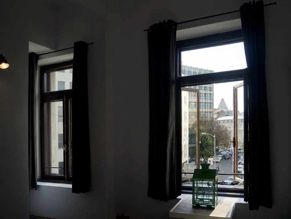 Hostal Victoria Poshtel Bucharest Albergue Rumanía