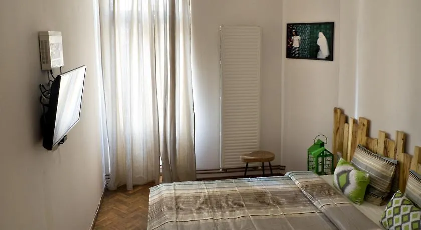 Victoria Poshtel Bucharest Albergue Hostal