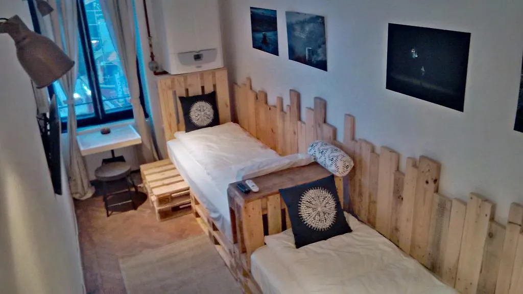 Victoria Poshtel Bucharest Albergue Hostal